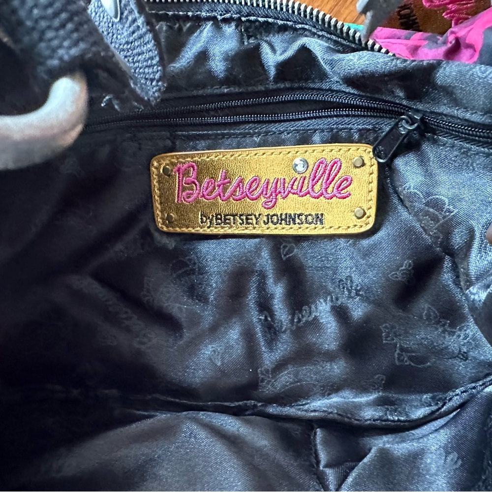 Betseyville shoulder bag in good used condition. Y2K - Picture 6 of 6